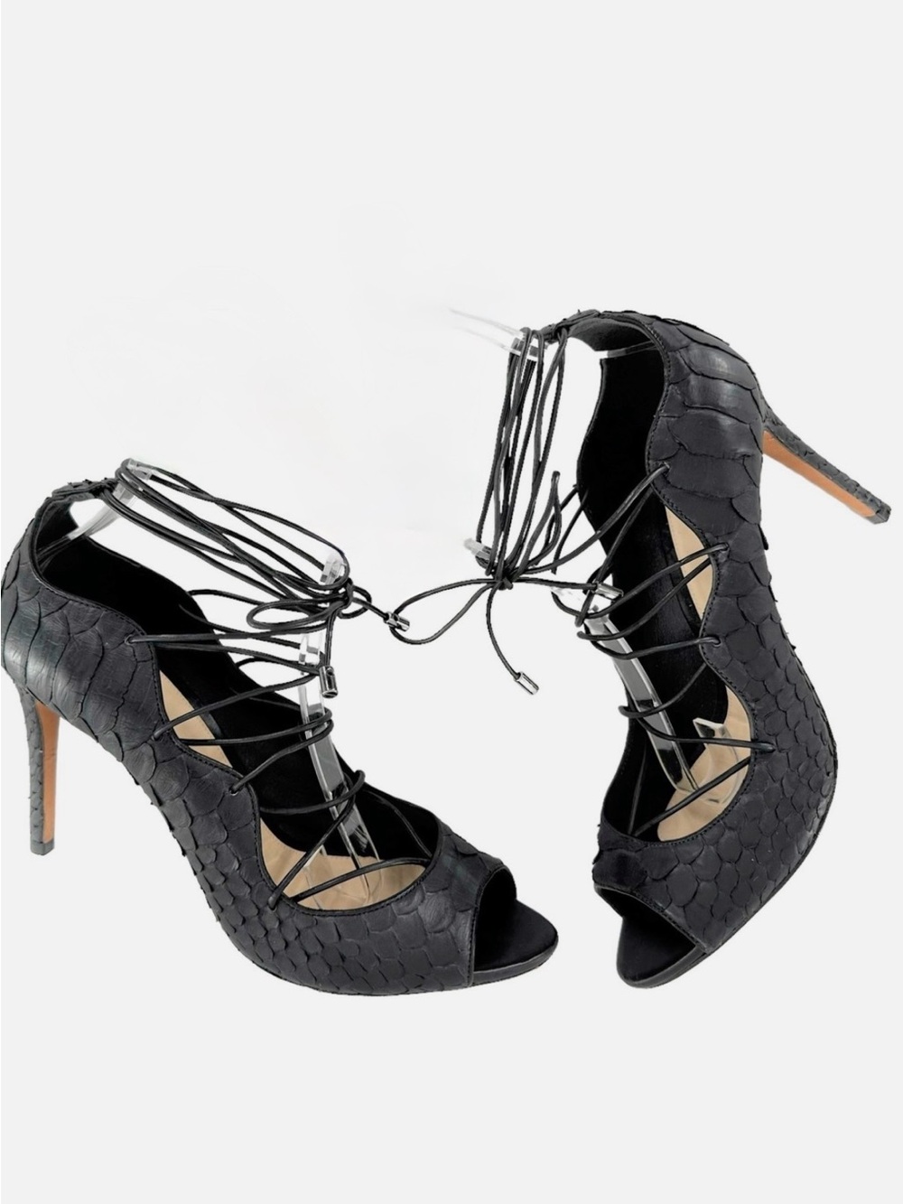 Alexandre Birman Donna Black
Python Textured Leather Lace Up Heels, size 38.5
